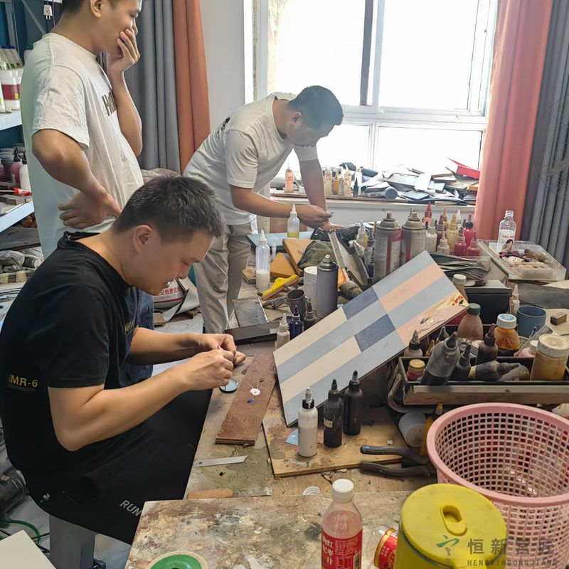 如何判断沙发翻新换布的工艺难度？(图1)