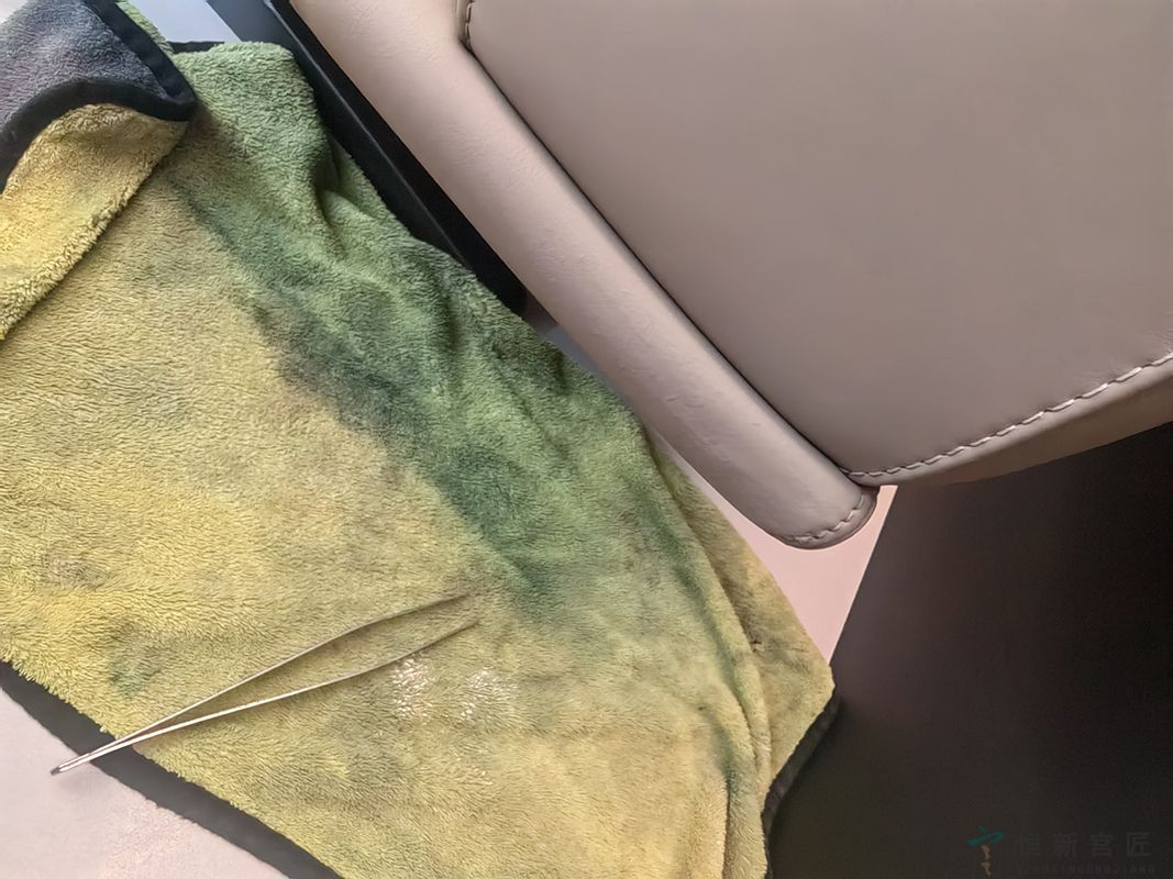 高档真皮餐椅开裂修复案例展示