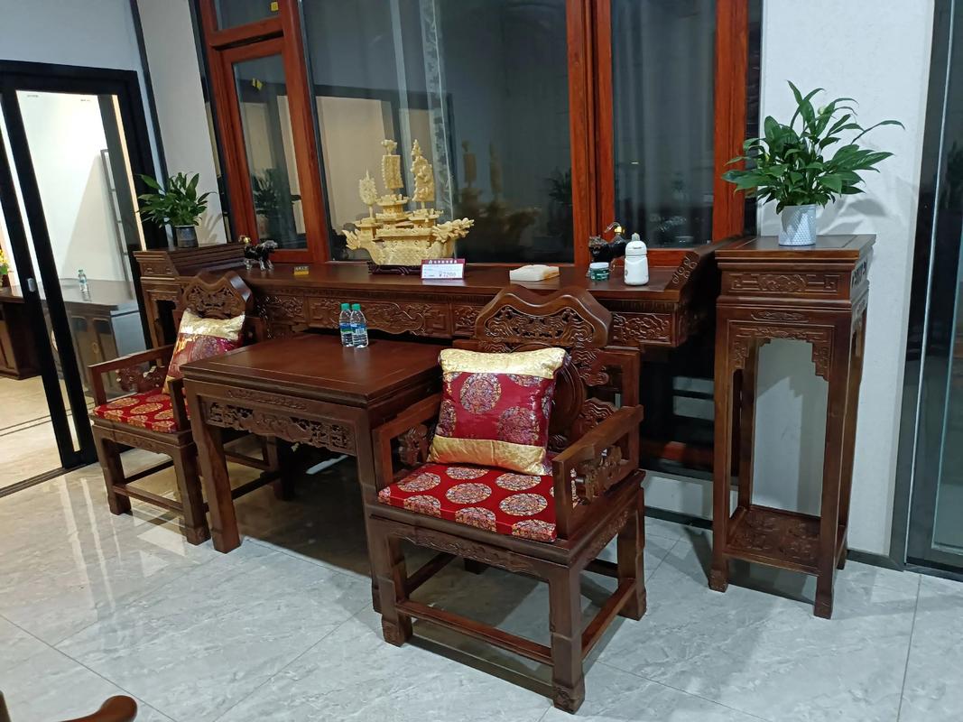 实木家具保养避坑指南:别再瞎擦木蜡油!3个细节延长寿命5年(图1)