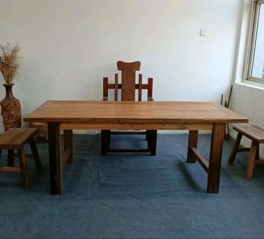 防干防湿、防刮防烫——老榆木餐桌日常防护和定期养护,能有效避免开裂变形(图1)