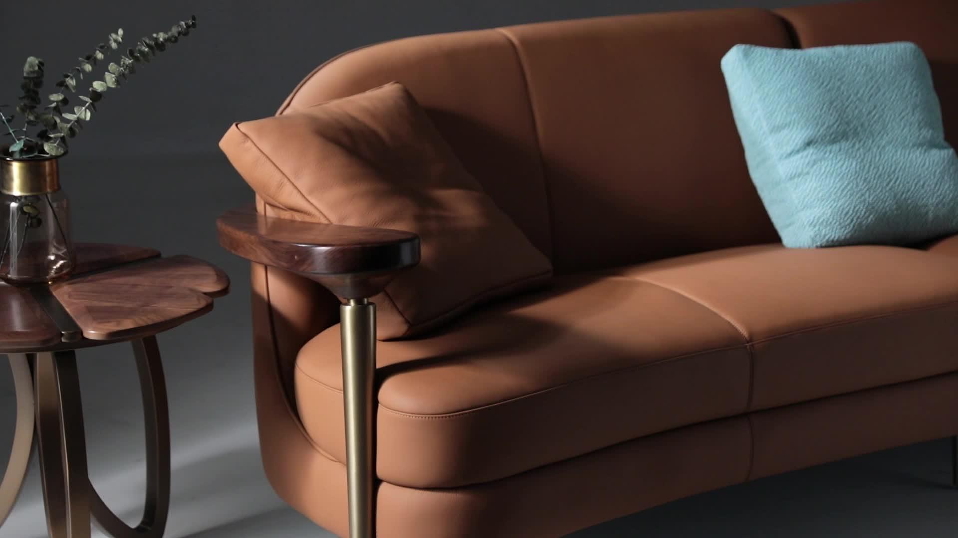 皮质沙发冬天变硬、开裂?3步护理法:从清洁到补水,新手也能学会(图1)