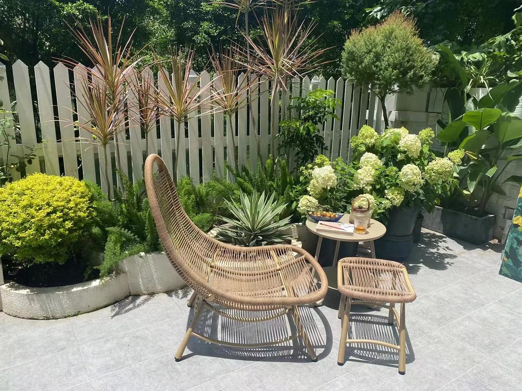 阳台家具抗老化:藤椅/金属家具防晒+防锈,风吹日晒也耐用(图2)