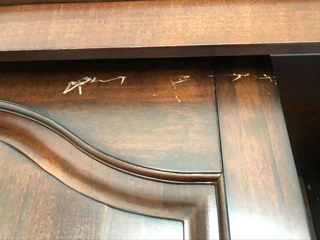 家具划痕别慌!牙膏+棉签就能补,3种材质(木/皮/漆)通用(图2)