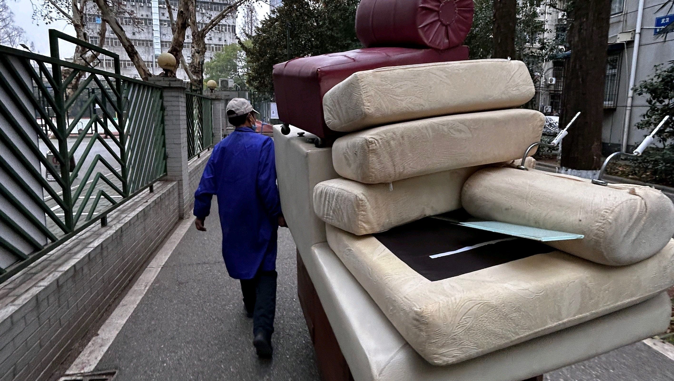 旧家具"重生"记：循环经济下，维修保养撑起百亿市场(图2)