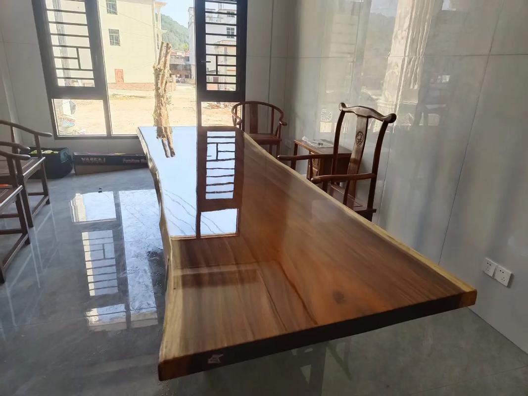 省钱攻略:家具刮花不用扔,专业贴膜维修,接住家居消费降级红利(图3)