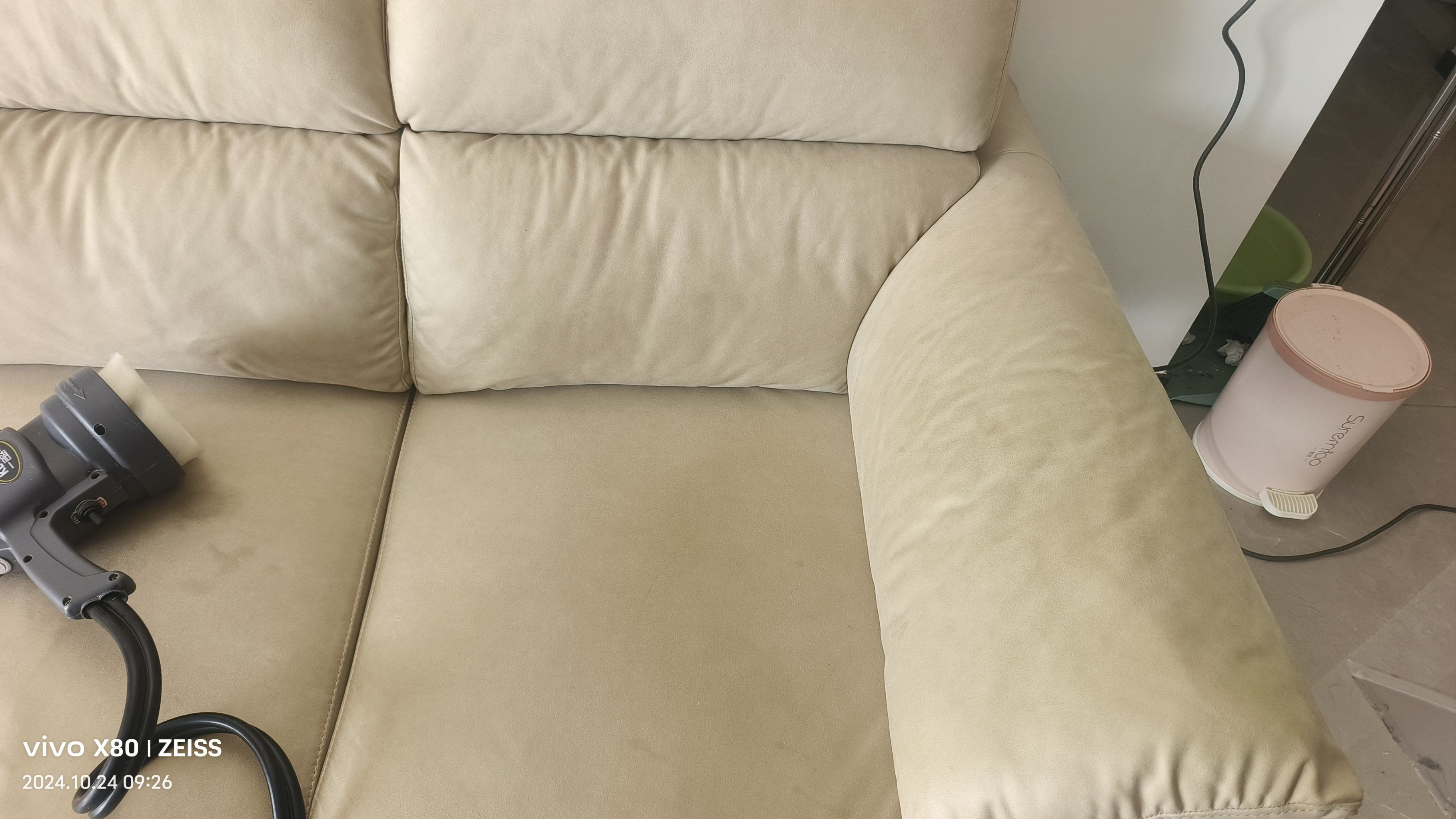 家居 “以旧焕新” 热潮来袭,沙发清洗+皮革破损维修,告别闲置浪费(图1)