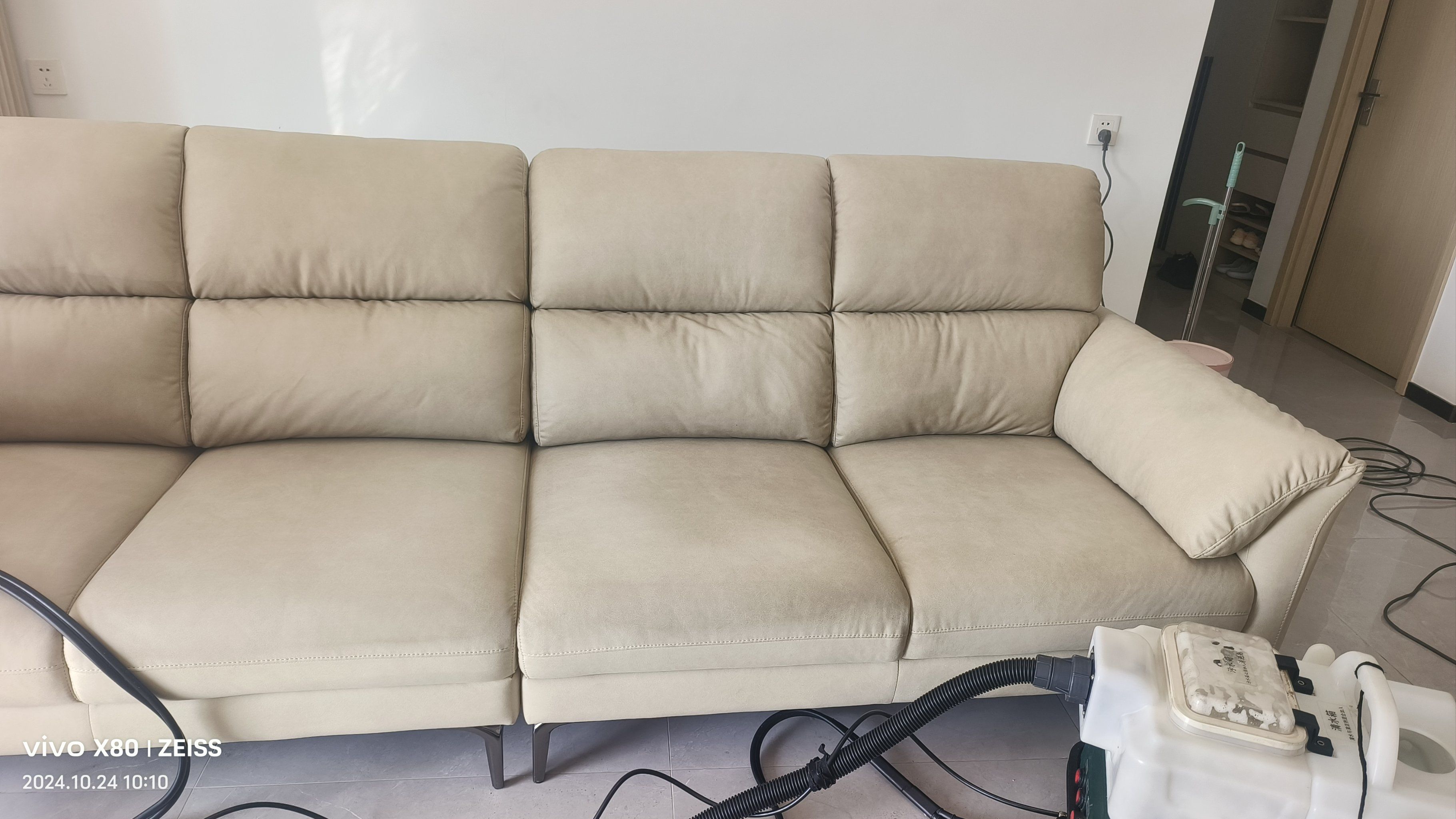 家居 “以旧焕新” 热潮来袭,沙发清洗+皮革破损维修,告别闲置浪费(图3)