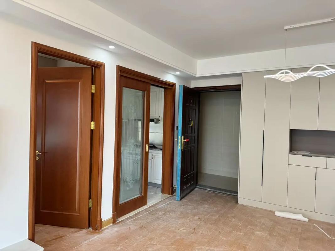 木门翻新：花小钱提升家居质感的 "神操作"(图1)