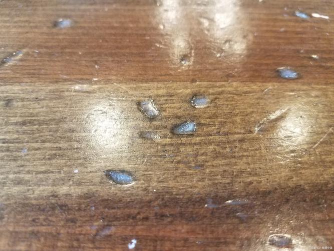 寒潮冻裂家具漆面不用愁,三步修补法让老物件重焕光泽(图1)