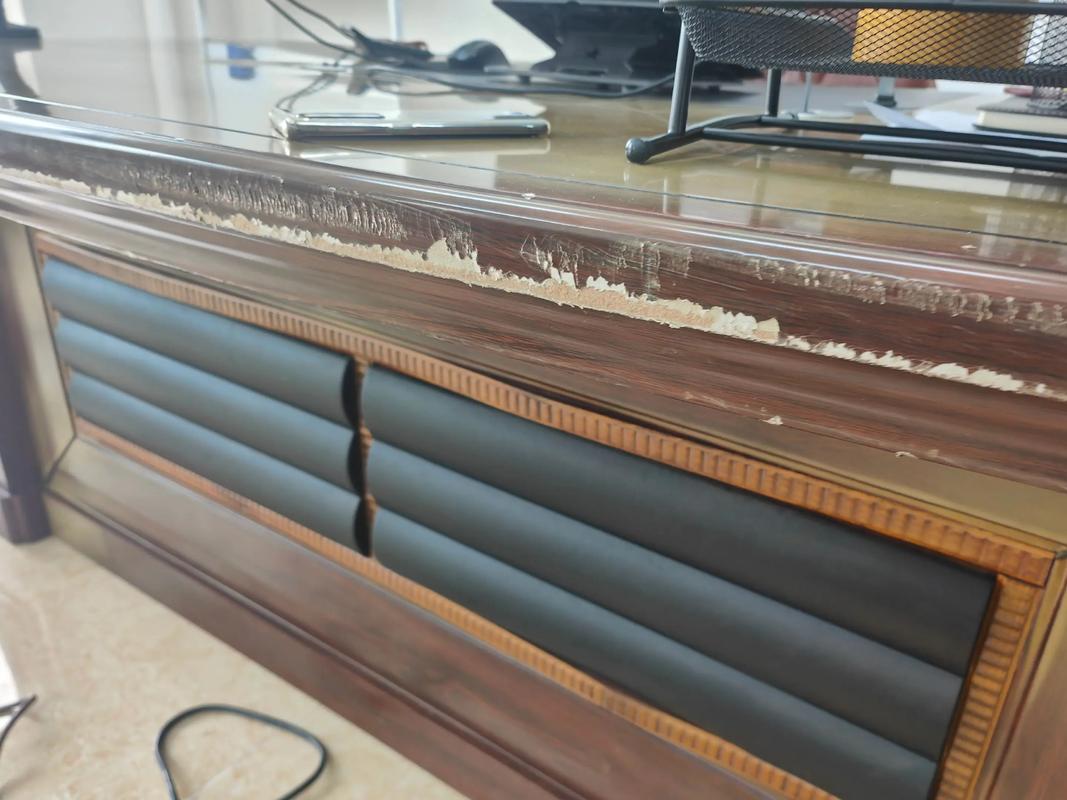 办公家具维修技术:桌椅松动、柜门变形这样修(图2)