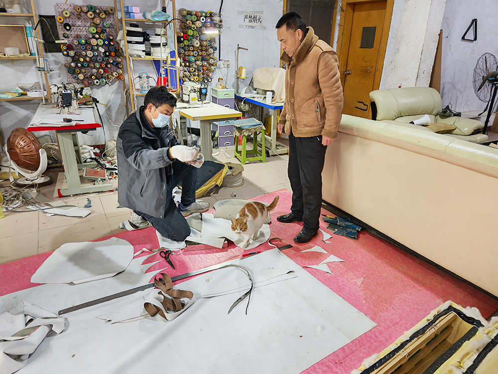 想学家具修复?这家家具修复技术培训学校太香了(图1)